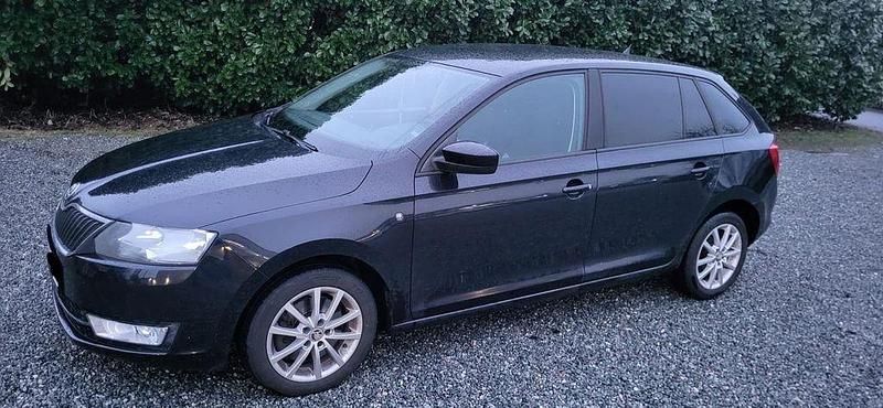 Gebraucht Skoda Rapid 105 PS (77 kW) 2014 Schwarz Kleinwagen