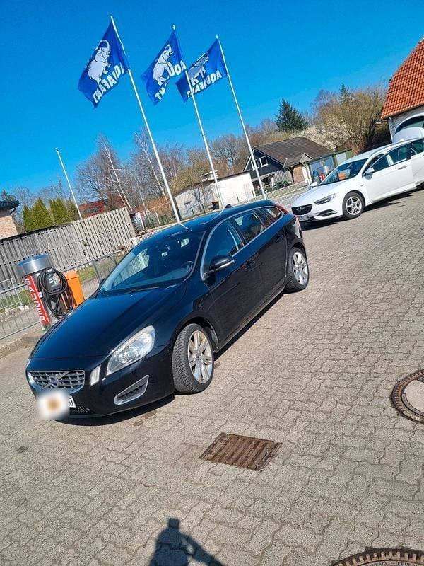 Gebraucht Volvo V60 Summum 241 PS (177 kW) 2011 Schwarz Kombi