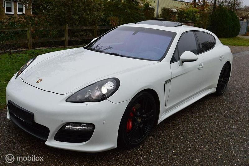 Second-hand Porsche Panamera 250 CP (183 kW) 2012 Alb Berlinǎ