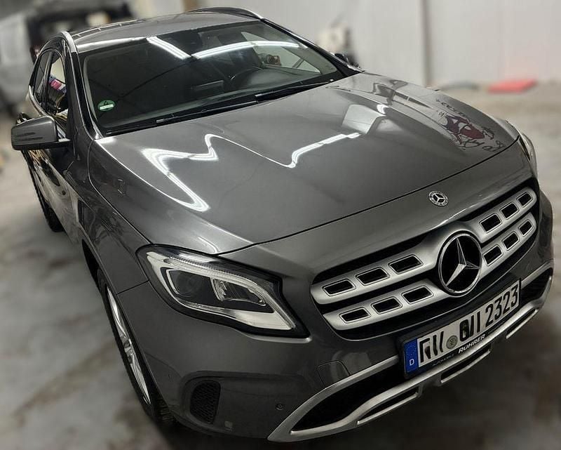 Gebraucht Mercedes GLA220 177 PS (130 kW) 2017 Grau SUV