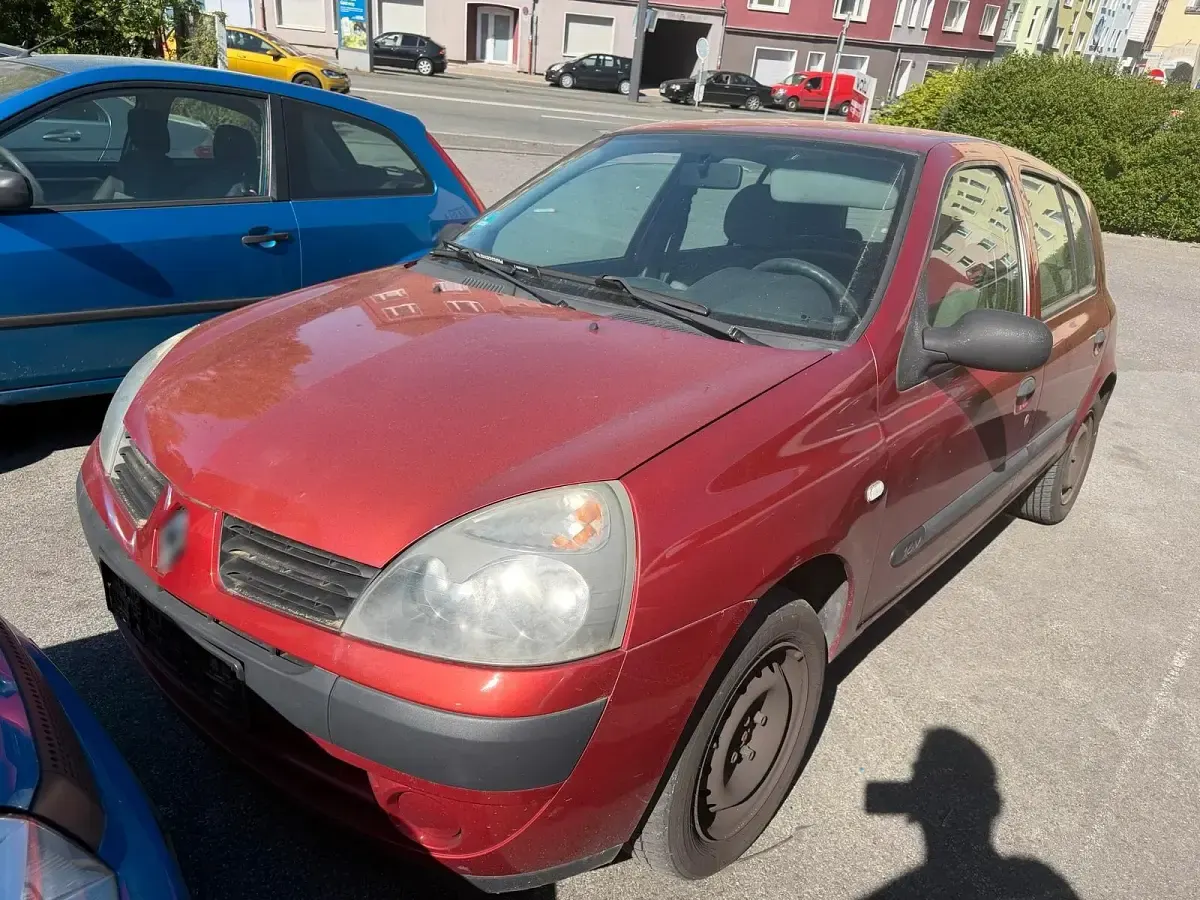 Używany Renault Clio II 75 KM (55 kW) 2005 Hatchback