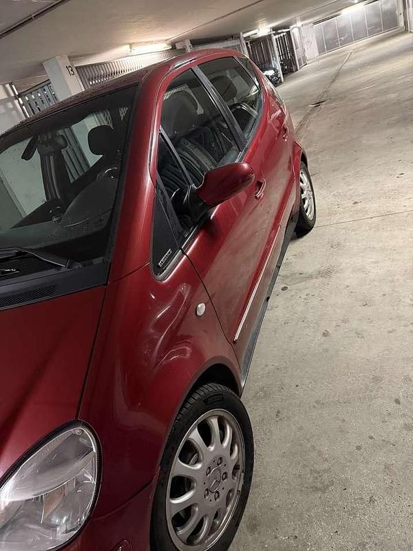Gebraucht Mercedes A190 Elegance 125 PS (91 kW) 2001 Rot Limousine