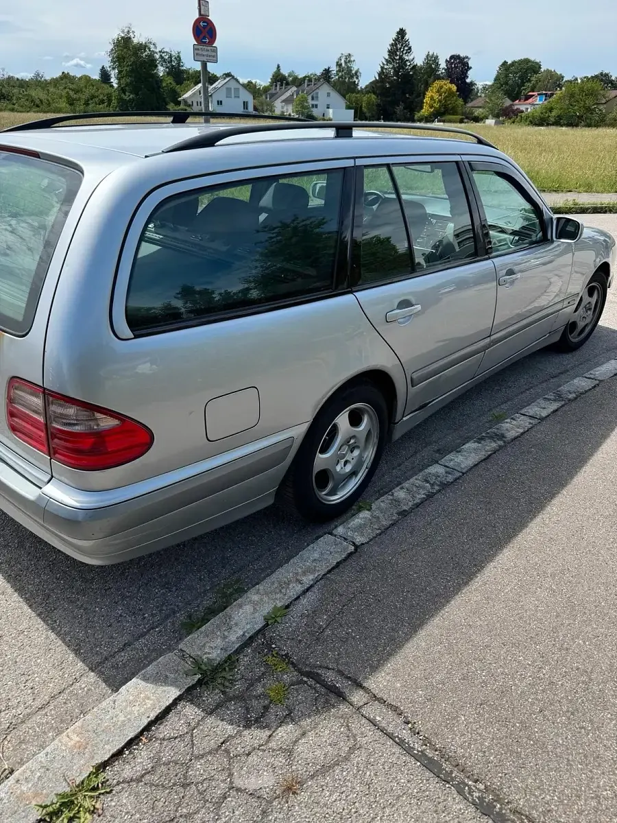 Gebraucht Mercedes E320 197 PS (144 kW) 2001 Silber Kombi