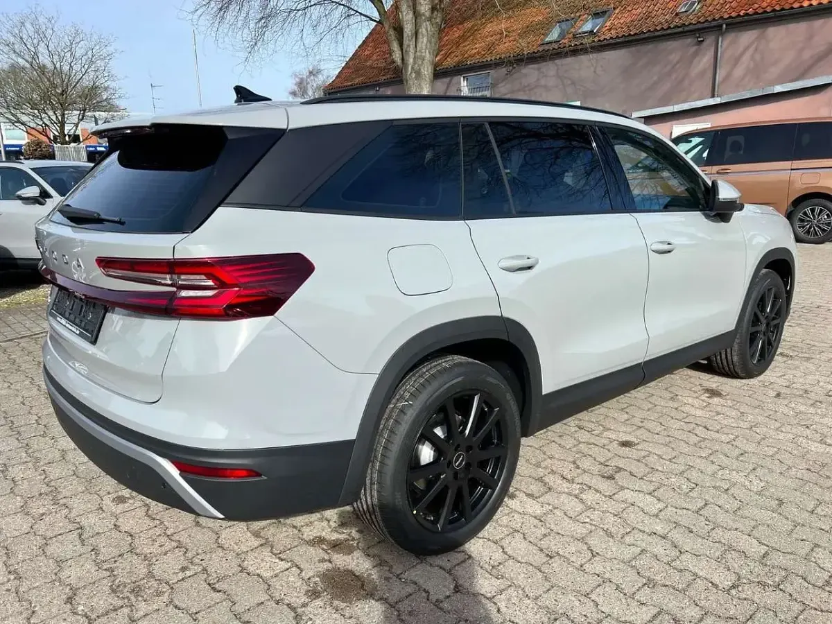 Neu Skoda Kodiaq Selection 150 PS (110 kW) 2025 Stahl grau SUV