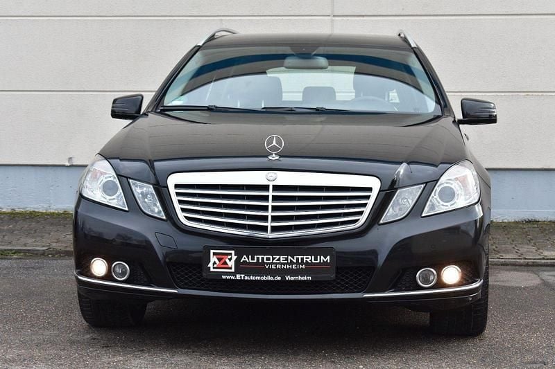 Gebraucht Mercedes E200 Elegance 136 PS (100 kW) 2010 Schwarz Kombi
