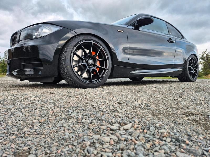 Gebraucht BMW 135 Coupé Performance 306 PS (225 kW) 2009 Schwarz Coupé