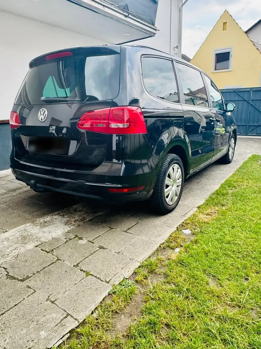 Gebraucht VW Sharan 140 PS (102 kW) 2011 Schwarz Van / Kleinbus