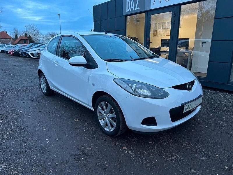 Weiß Gebraucht 2009 Mazda 2 Inclusive Limousine | 3.495 € (Fairer Preis) - Bild 1/4