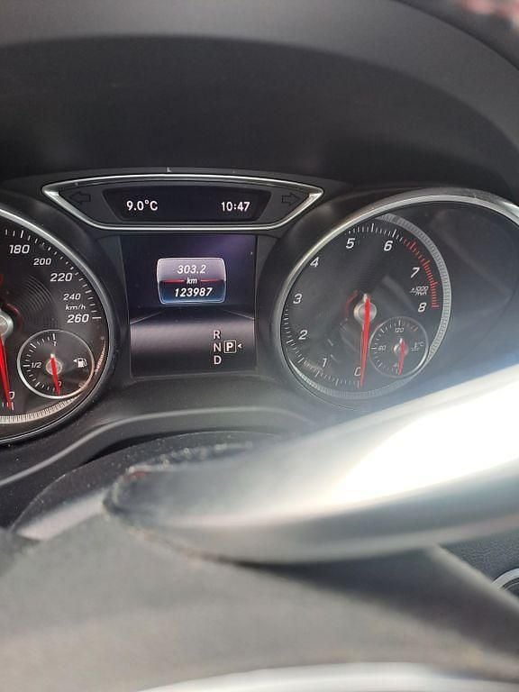 Gebraucht Mercedes GLA180 122 PS (89 kW) 2019 Schwarz SUV