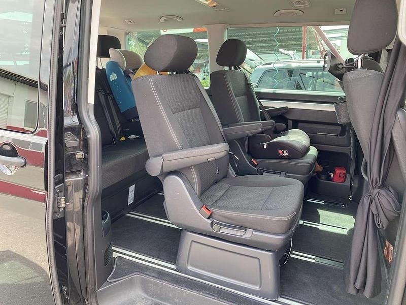 Second-hand VW Multivan Business 150 CP (110 kW) 2017 Negru Monovolum