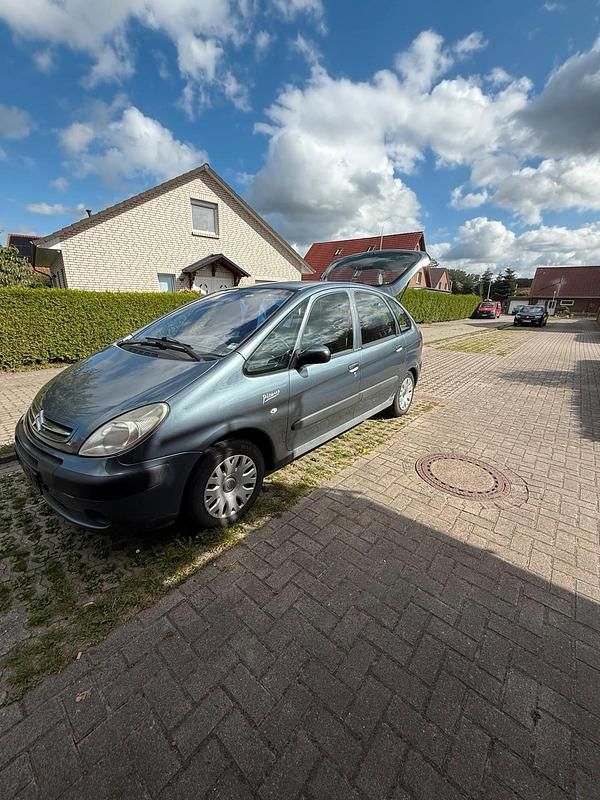 Grau Gebraucht 2005 Citroën Xsara Picasso Van / Kleinbus | 1.000 € - Bild 1/4