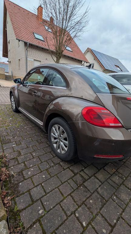 Gebraucht VW Beetle Design 105 PS (77 kW) 2012 Braun Kleinwagen