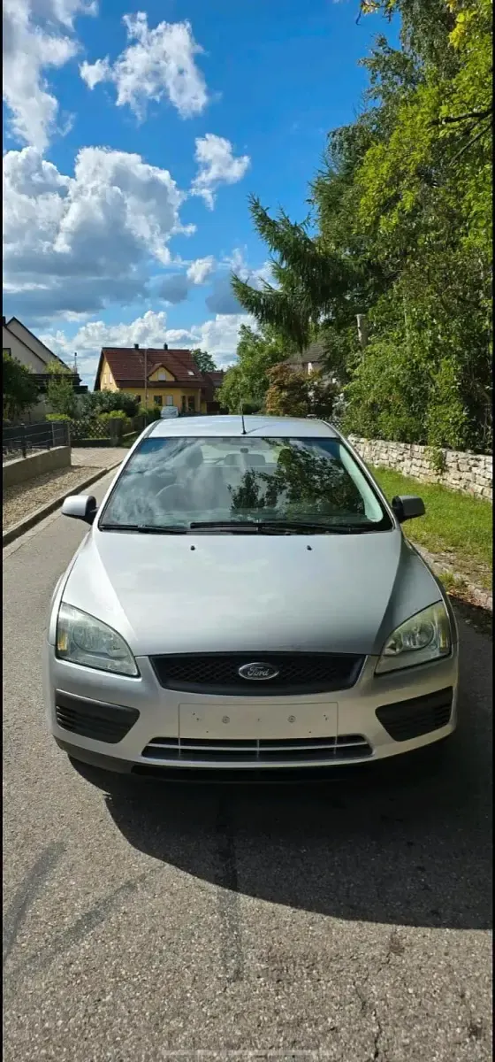 Usado Ford Focus 115 CV (84 kW) 2006 Plateado Familiar
