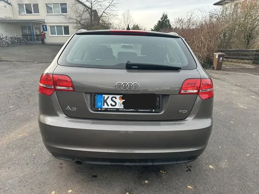 Gebraucht Audi A3 Design 140 PS (102 kW) 2013 Grau Limousine