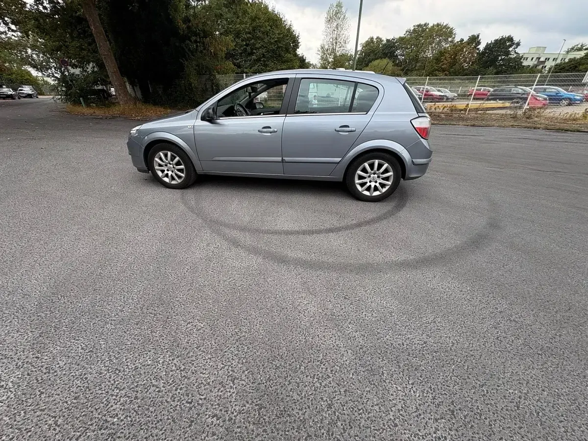 Gebraucht Opel Astra 120 PS (88 kW) 2004 Grau Kleinwagen