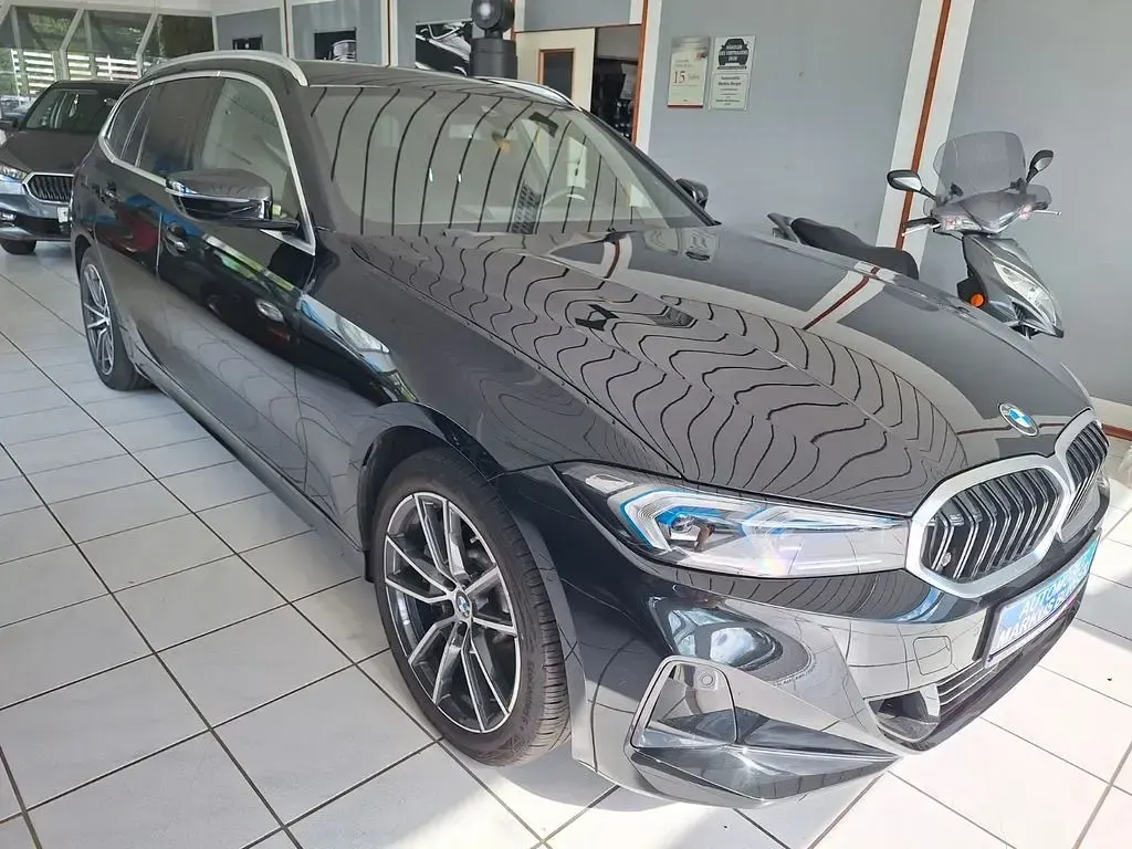 Gebraucht BMW 330 286 PS (210 kW) 2023 Schwarz Limousine