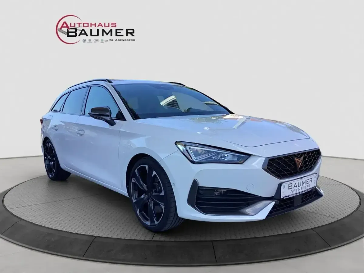 Gebraucht Cupra Leon VZ 245 PS (180 kW) 2024 Weißweiß Limousine