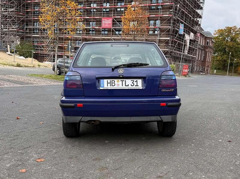Gebraucht VW Golf III 75 PS (55 kW) 1997 Blau Limousine