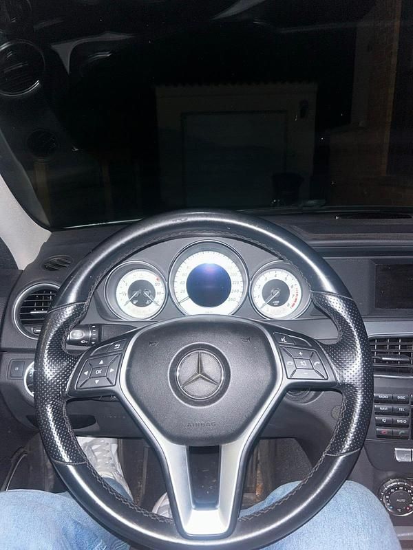 Gebraucht Mercedes C180 Avantgarde 156 PS (114 kW) 2013 Silber Limousine