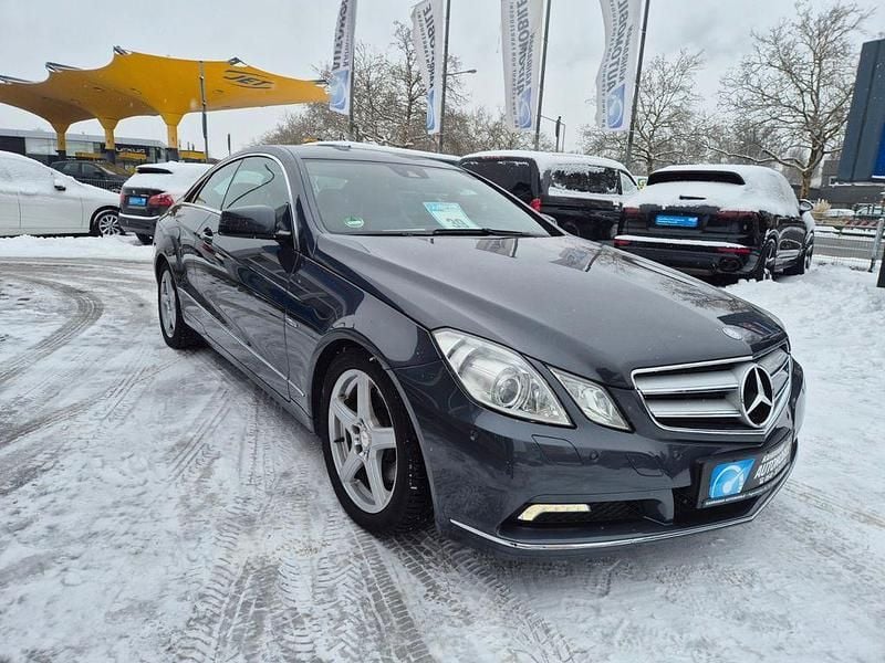 Gebraucht Mercedes E350 292 PS (214 kW) 2010 Grau Coupé