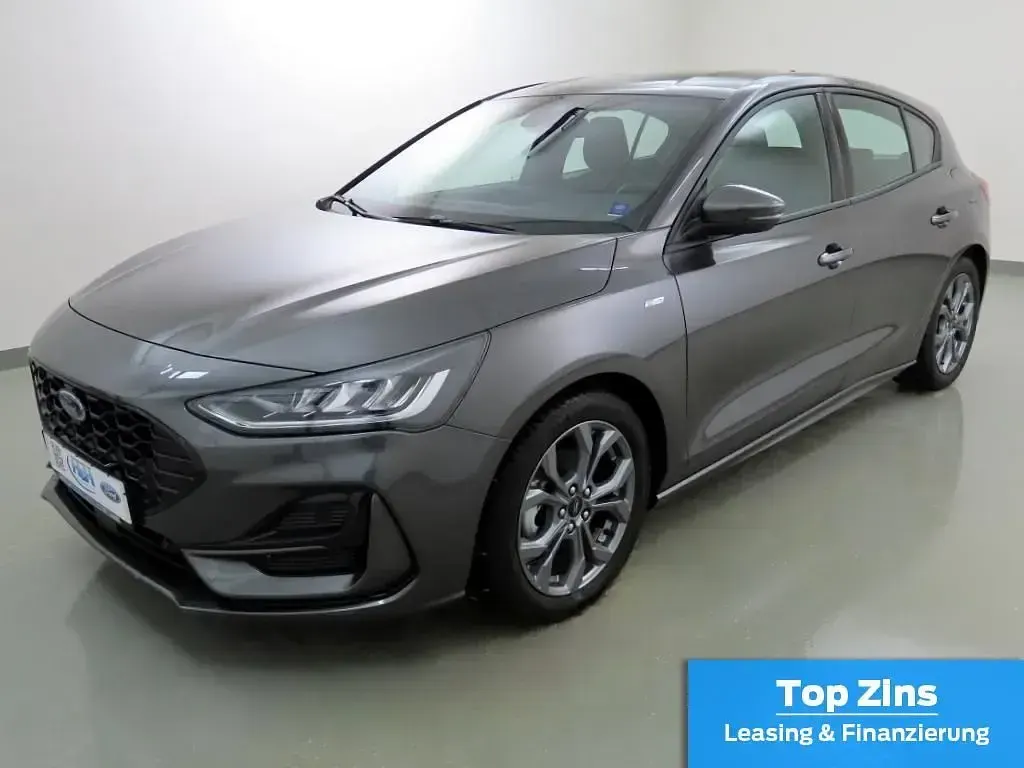 Używany Ford Focus ST-Line 155 KM (114 kW) 2024 Szary Sedan/Limuzyna