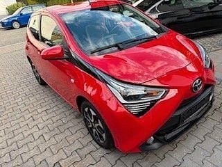 Rot Gebraucht 2021 Toyota Aygo Kleinwagen | 9.900 € (Superpreis) - Bild 1/4