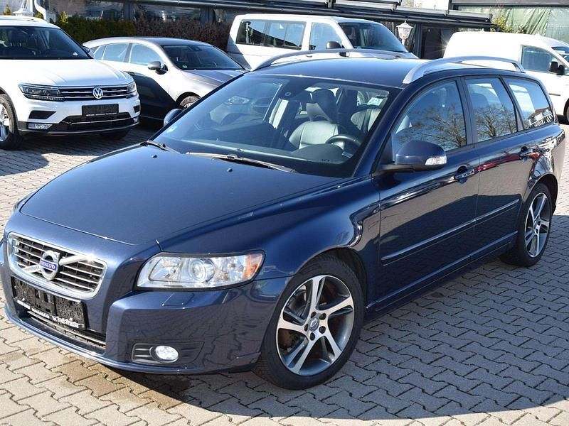 Gebraucht Volvo V50 Business Edition 114 PS (83 kW) 2012 Blau Kombi