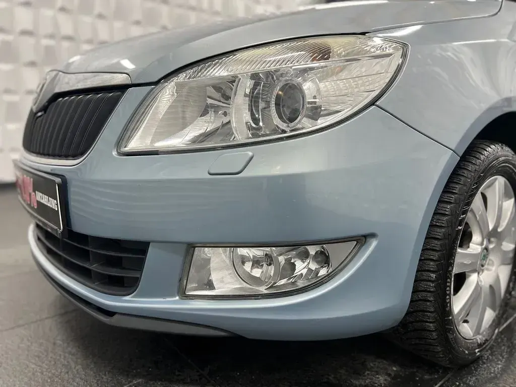 Gebraucht Skoda Fabia Elegance 90 PS (66 kW) 2010 Blau Limousine