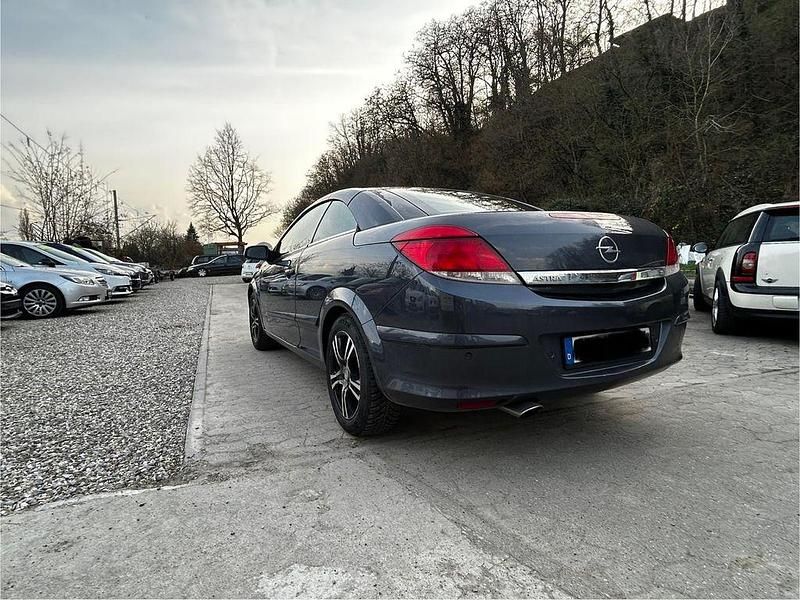 Gebraucht Opel Astra Cabriolet 140 PS (102 kW) 2008 Blau Cabrio
