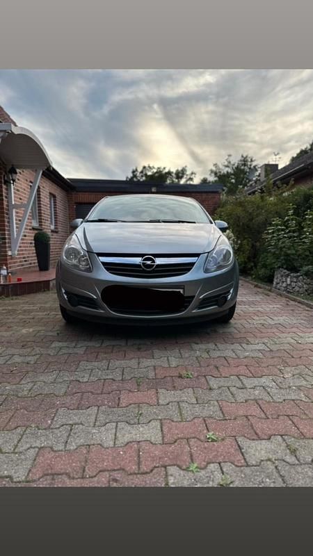 Silber Gebraucht 2010 Opel Corsa Edition Kleinwagen | 2.500 € (Fairer Preis) - Bild 1/4