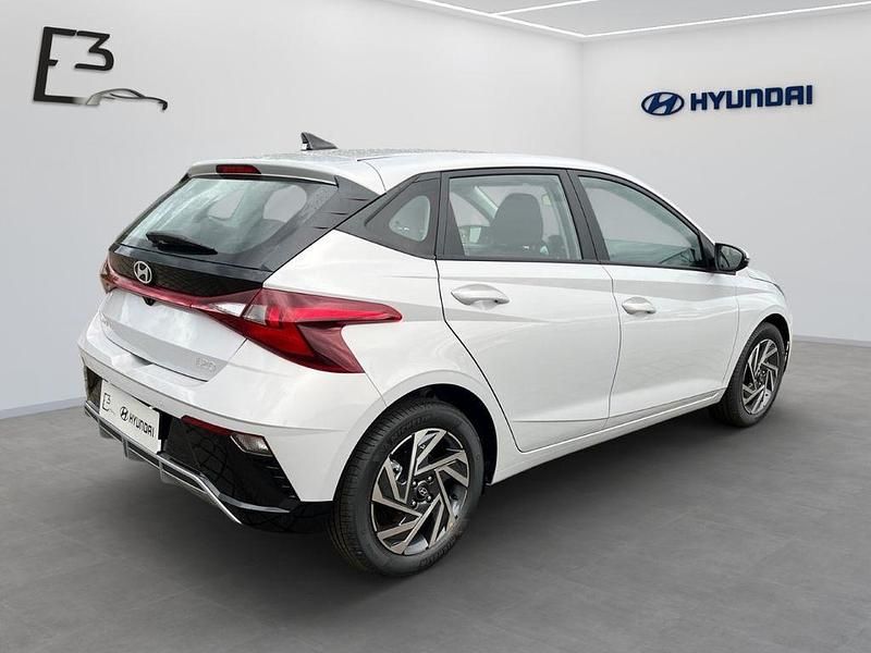 Neu Hyundai i20 Trend 101 PS (74 kW) 2025 Grau Kleinwagen