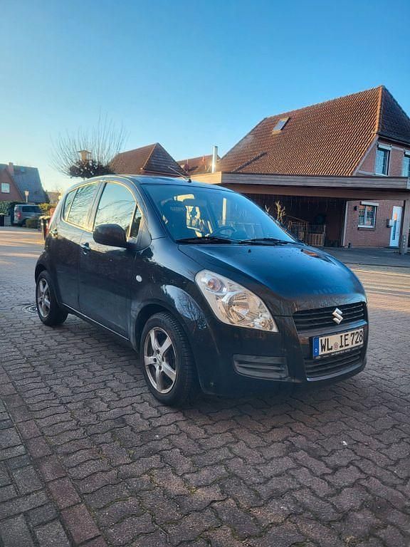 Gebraucht Suzuki Splash Club 68 PS (50 kW) 2012 Schwarz Kleinwagen