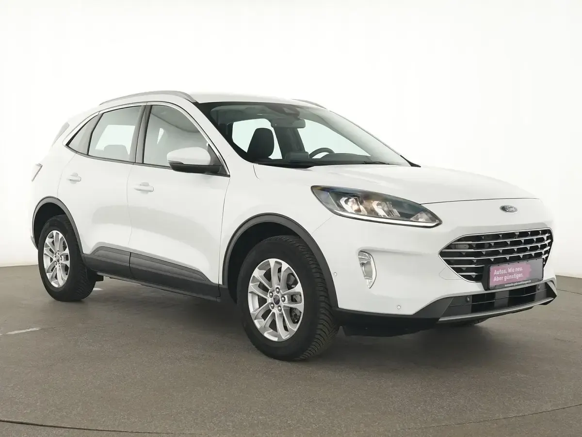Gebraucht Ford Kuga Titanium 190 PS (139 kW) 2023 Frost weiss SUV