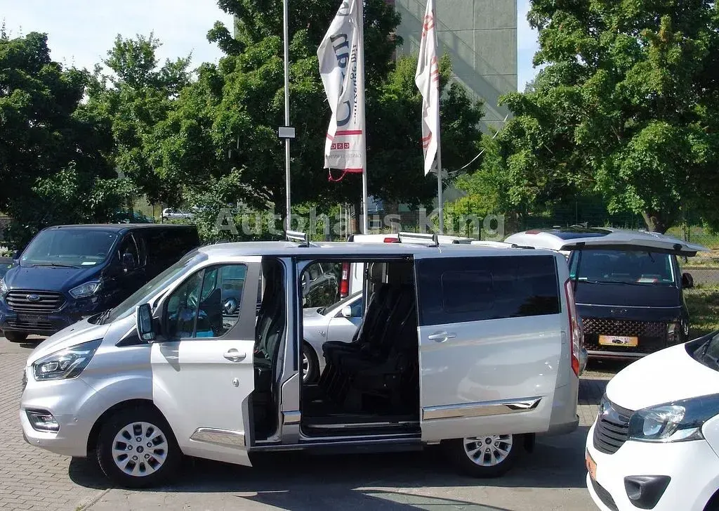 Gebraucht Ford Tourneo Custom Trend 185 PS (136 kW) 2020 Silber Van