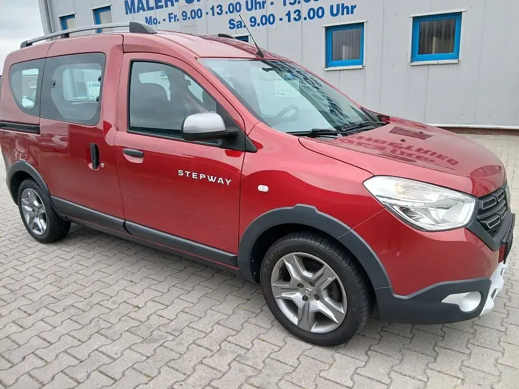 Gebraucht Dacia Dokker Stepway 131 PS (96 kW) 2020 Rot Van / Kleinbus
