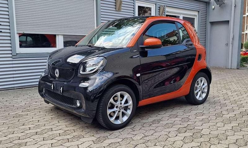 Lava orange Gebraucht 2018 Smart ForTwo Coupé Passion Kleinwagen | 7.999 € (Superpreis) - Bild 1/4
