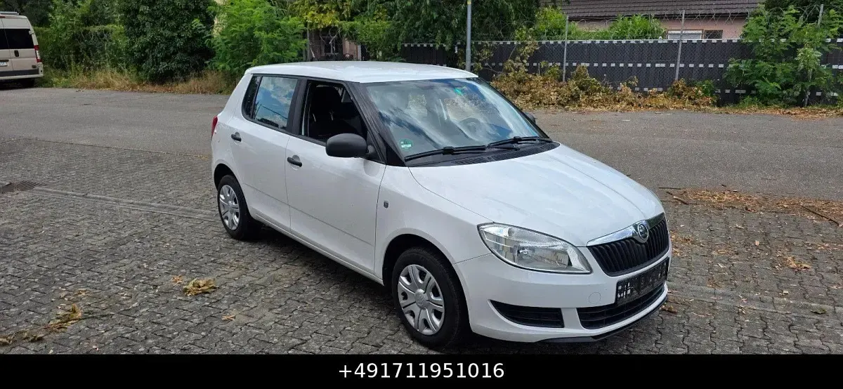 Gebraucht Skoda Fabia Cool Edition 60 PS (44 kW) 2015 Weiß Limousine