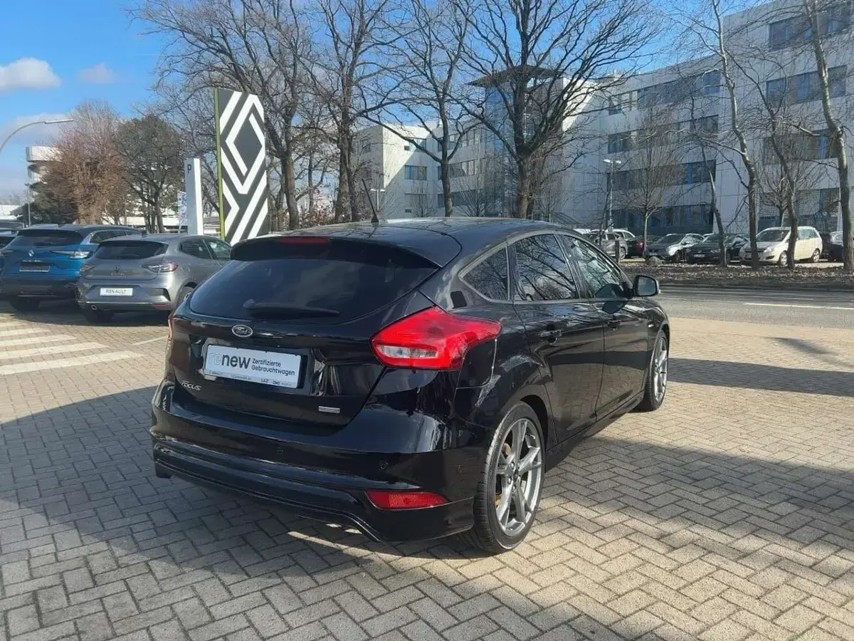 Usata Ford Focus ST-Line 140 CV (102 kW) 2018 Nero Berlina