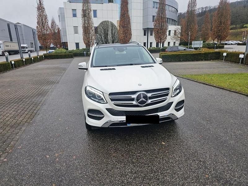 Weiß Gebraucht 2016 Mercedes GLE500 SUV | 33.900 € - Bild 1/4