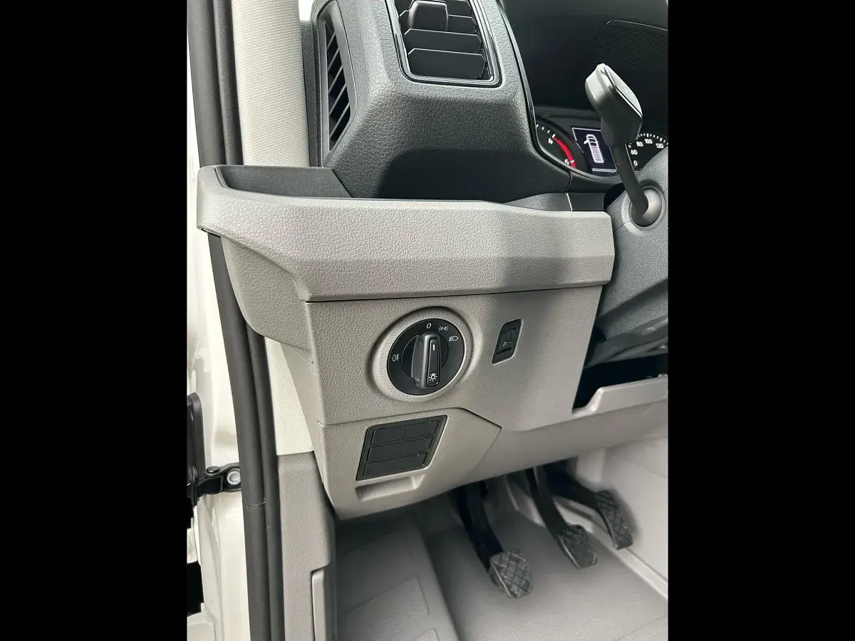 Gebraucht VW Crafter 102 PS (75 kW) 2024 Candy weiß Van