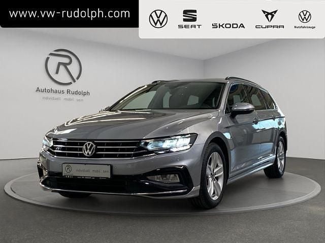 Pyritsilber metallic (metallic) Gebraucht 2019 VW Passat R-line Kombi | 21.249 € (Guter Preis) - Bild 1/4