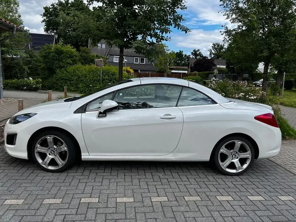 Gebraucht Peugeot 308 CC Allure 156 PS (114 kW) 2014 Weiß Cabrio