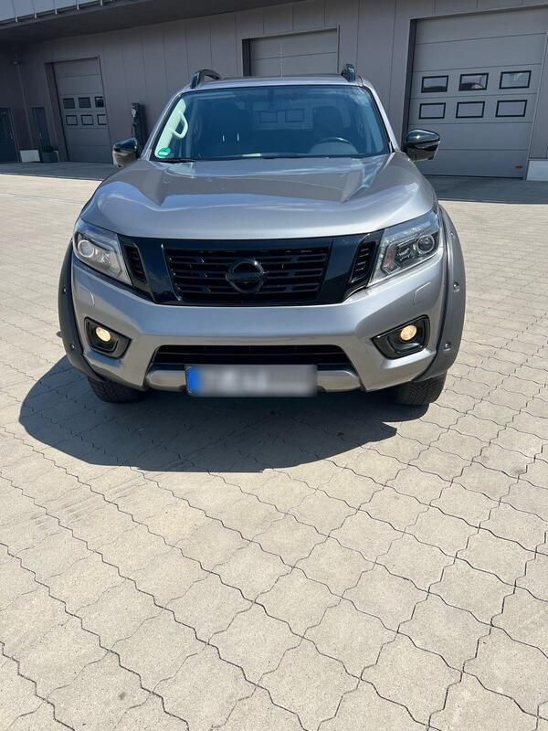 Grau Gebraucht 2021 Nissan Navara Abholung | 28.990 € (Fairer Preis) - Bild 1/4