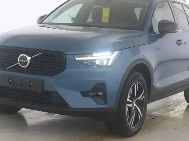 Gebraucht Volvo XC40 Plus 163 PS (119 kW) 2025 Blau SUV