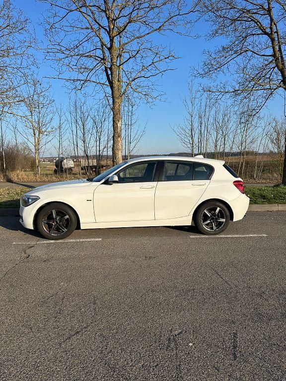 Gebraucht BMW 116 Efficient Dynamics 116 PS (85 kW) 2011 Weiß Kleinwagen