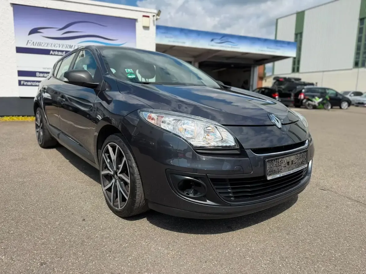 Gebraucht Renault Mégane III 101 PS (74 kW) 2012 Kleinwagen