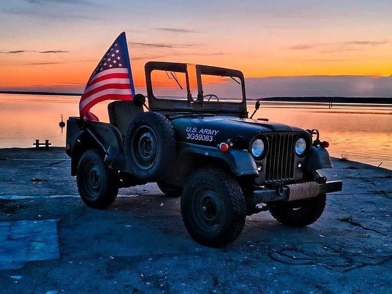 Grün Gebraucht 1970 Jeep Willys SUV | 15.000 € - Bild 1/4