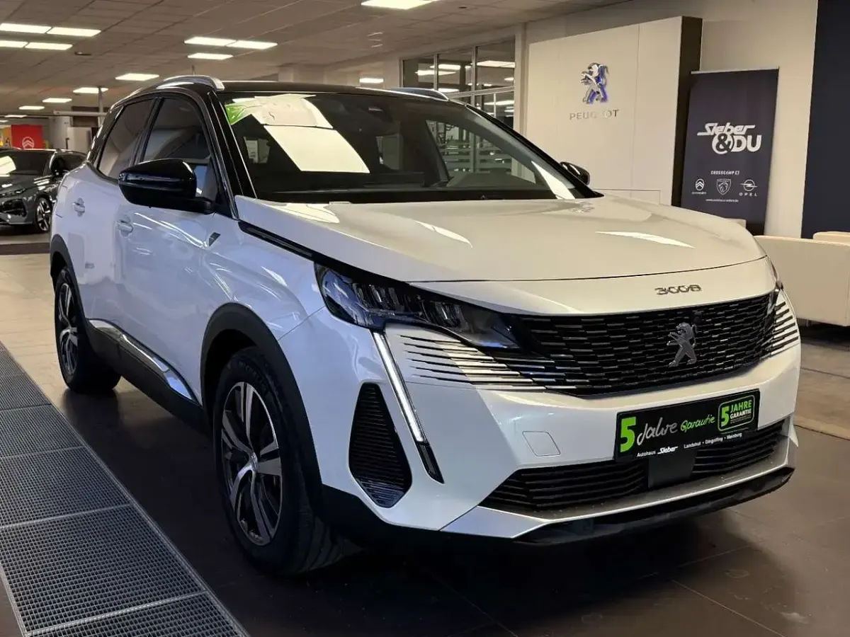 Gebraucht Peugeot 3008 224 PS (164 kW) 2022 Lack weiss perlglänzend/metall SUV