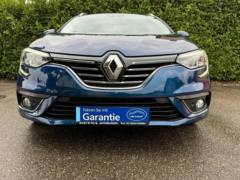 Blau Gebraucht 2018 Renault Mégane GrandTour Bose Edition Kombi | 11.599 € (Fairer Preis) - Bild 1/3