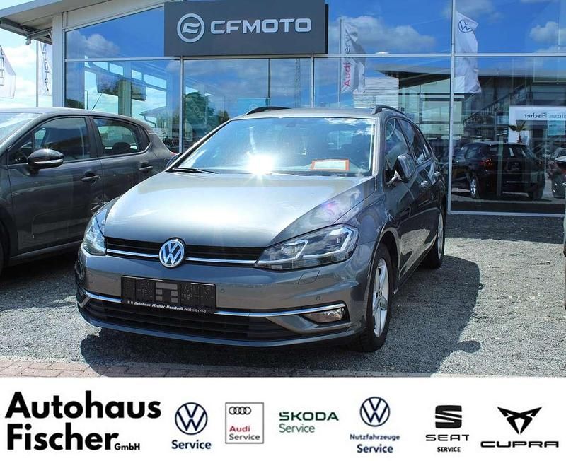 Indiumgrau metallic Gebraucht 2018 VW Golf VII Comfortline Kombi | 8.600 € (Guter Preis) - Bild 1/4